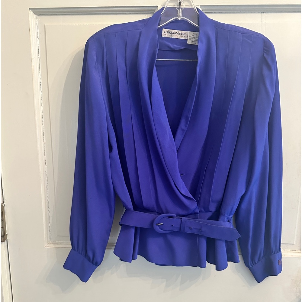 Dressy suit with skirt